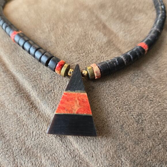 Vintage  Shell Native American Heishi and Red Coral‎ Inlay Triangle Necklace 15" - Picture 2 of 6